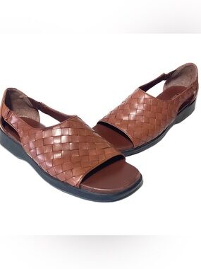 Baretraps Tide Woven Leather Open Toe Sandals 7.5M